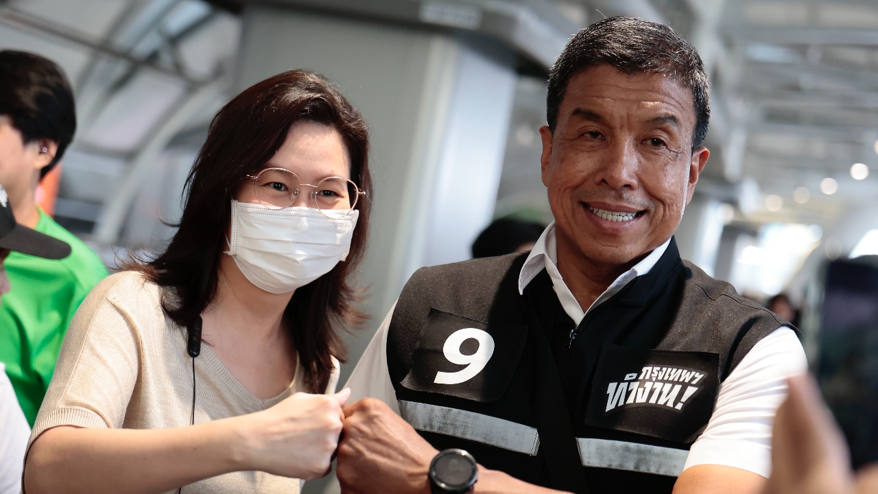 “ชัชชาติ” รณรงค์โค้งสุดท้าย ปลุกคนกรุงฯ ออกไปเลือกตั้ง ชูสโลแกน “ทำงานหาเสียง 24 ชั่วโมง”