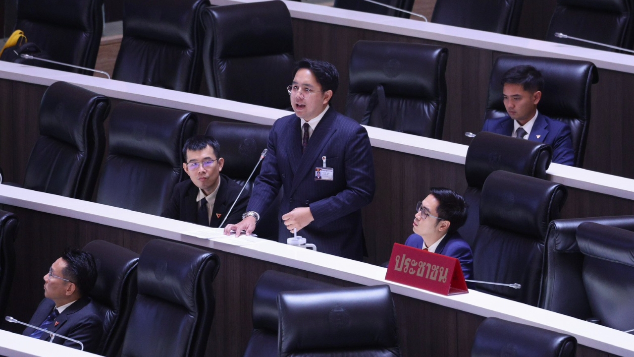 “ศุภโชติ” จี้รัฐบาลตอบปมน้ำมันโลกดิ่ง แต่คนไทยยังจ่ายแพง 