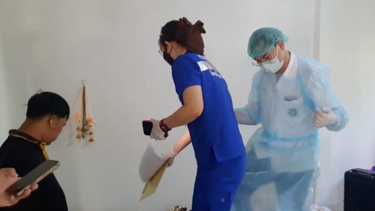 หนุ่มวัย 32 ปี ฆ่าแฟนสาวดับคาห้องพัก ชาวบ้านช่วยกันสกัดจับ มัดมือส่งตำรวจ