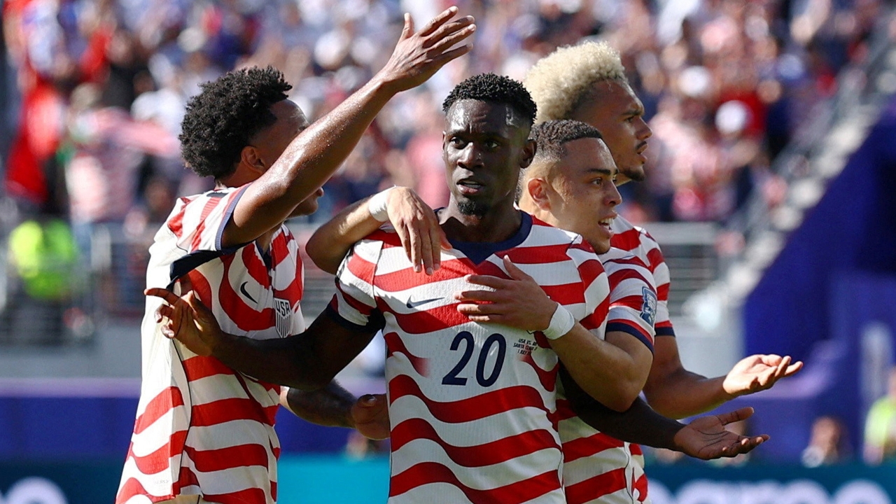 USA Beats Bosnia with 10 Men to Reach Round of 16 in 2026 World Cup