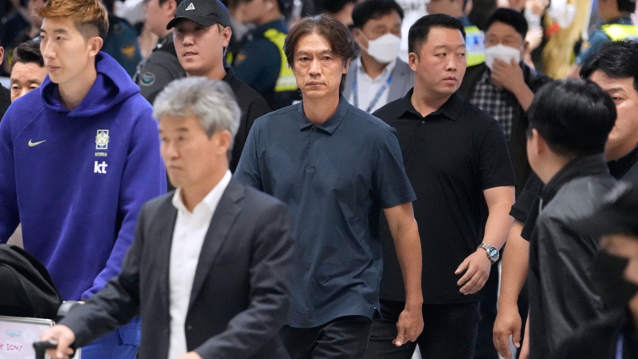 ตำรวจคุมเข้ม โค้ชฟุตบอลทีมชาติเกาหลีใต้ถูกขู่ฆ่า หลังทีมตกรอบแรกฟุตบอลโลก
