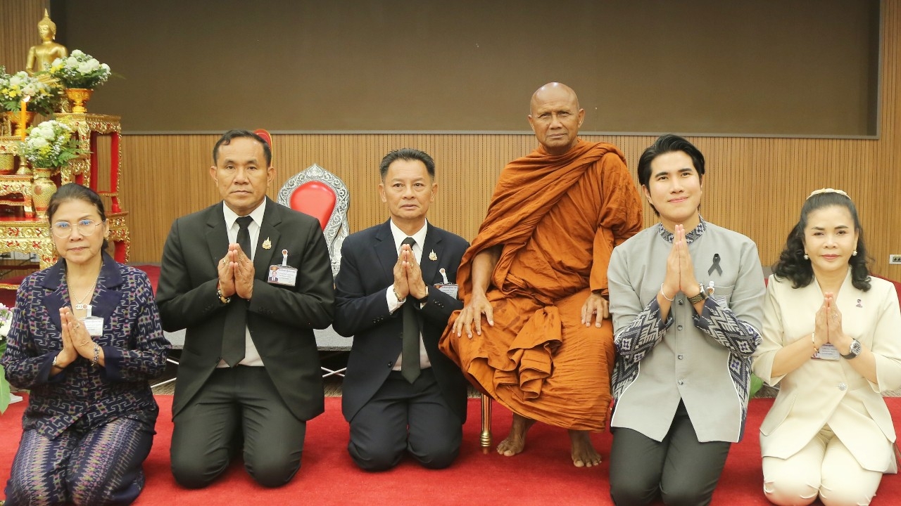 พรรคไทรวมพลัง ทำบุญถวายเป็นพระราชกุศลแด่พระองค์ภา-สมเด็จพระสังฆราช