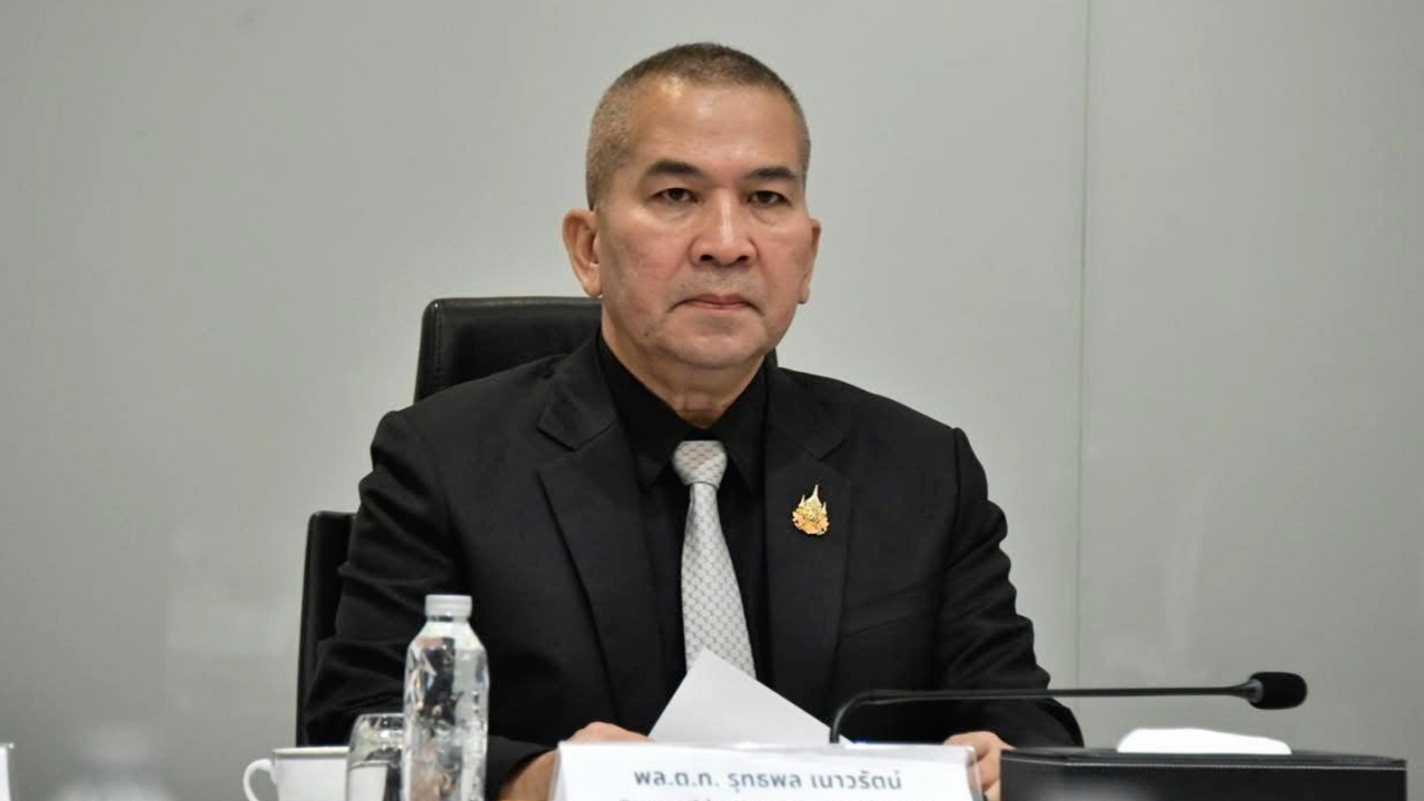 “รุทธพล” รับ “พงษ์สวาท” อดีตปลัดยุติธรรม ยื่นลาออกจริง แต่ยังไม่ได้เซ็นอนุมัติ