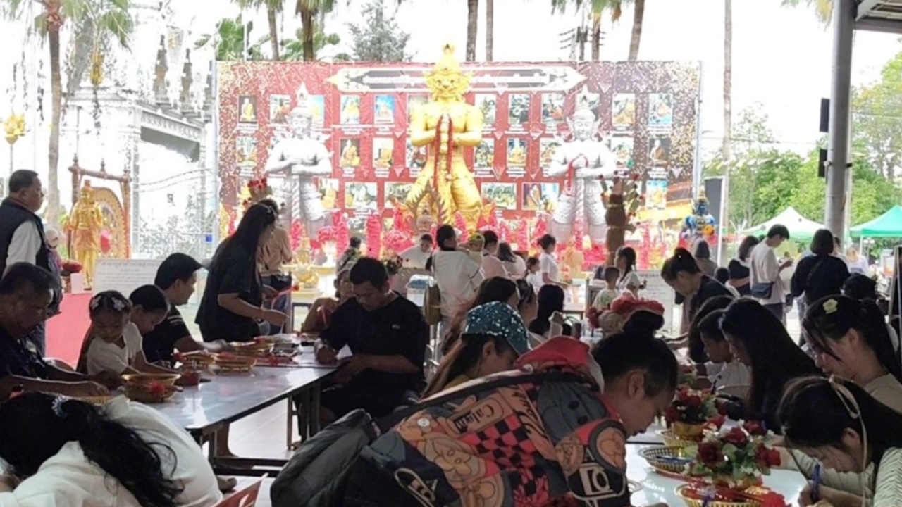 ส่องเลขเด็ด “ท้าวเวสสุวรรณ” วัดดอนใหญ่ หลังสาวไทยใหญ่ถูกหวย 4 งวดติด