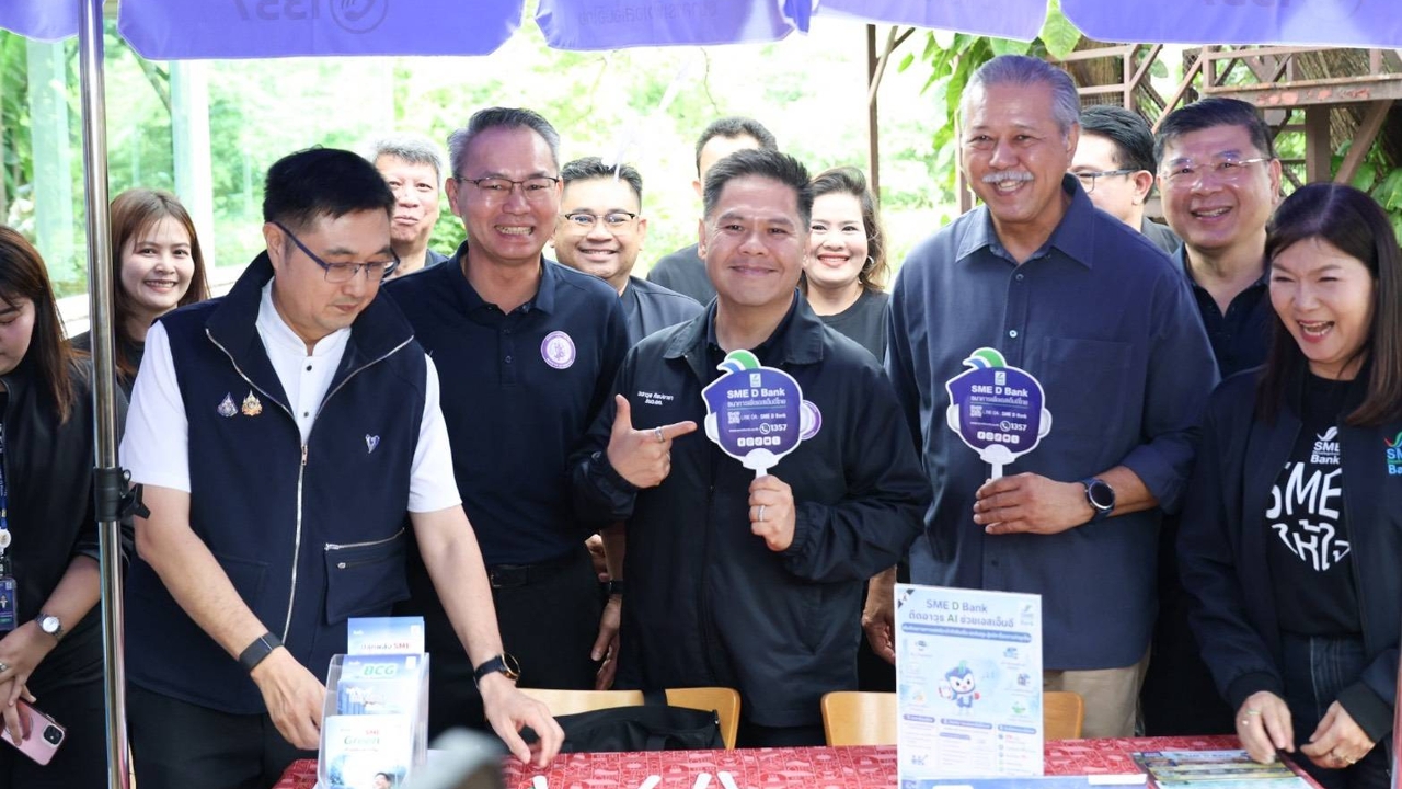 “วราวุธ” ลงพื้นที่เยี่ยมวิสาหกิจชุมชน-ลูกค้า SME D Bank หนุน อุตสาหกรรมอาหารนวัตกรรม 