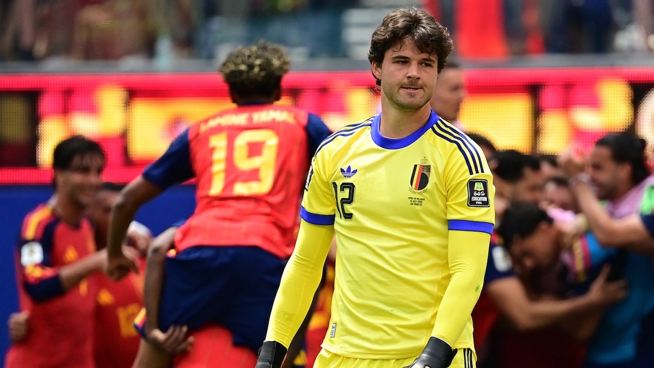 Video Shows Manchester United Goalkeeper Lammens Error Leading to Belgiums Exit from 2026 World Cup