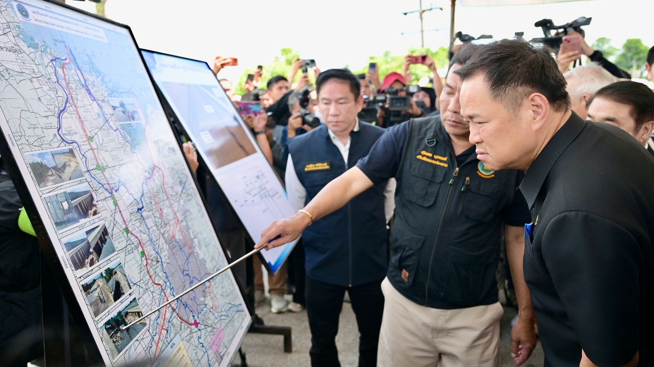 นายกฯ ตรวจคันคลองระบายน้ำหาดใหญ่ สั่งเร่งซ่อมให้ทันรับมรสุมปีนี้