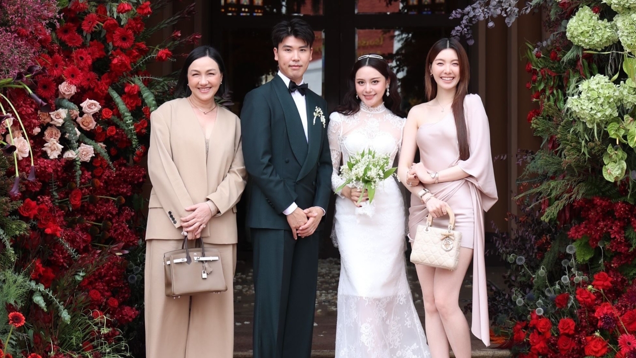 ออม กรณ์นภัส ควงคุณแม่ร่วมงานแต่ง หยดน้ำ นัดดาภรณ์ บรรยากาศสุดอบอุ่น (คลิป)