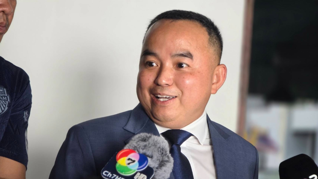“มนัส” คนร่าง TOR สอบท้องถิ่น โผล่ สถ. ทำท่าจุ๊ปากขอปิดวาจา รอให้ข้อมูล กมธ.กฎหมาย สภาฯ 
