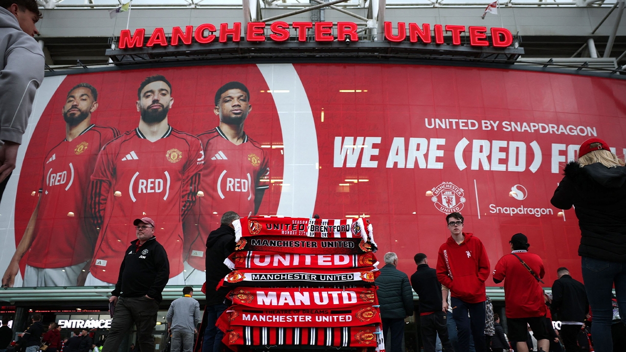 Official: Manchester United Unveils Second New Signing as Another Player Likely to Leave