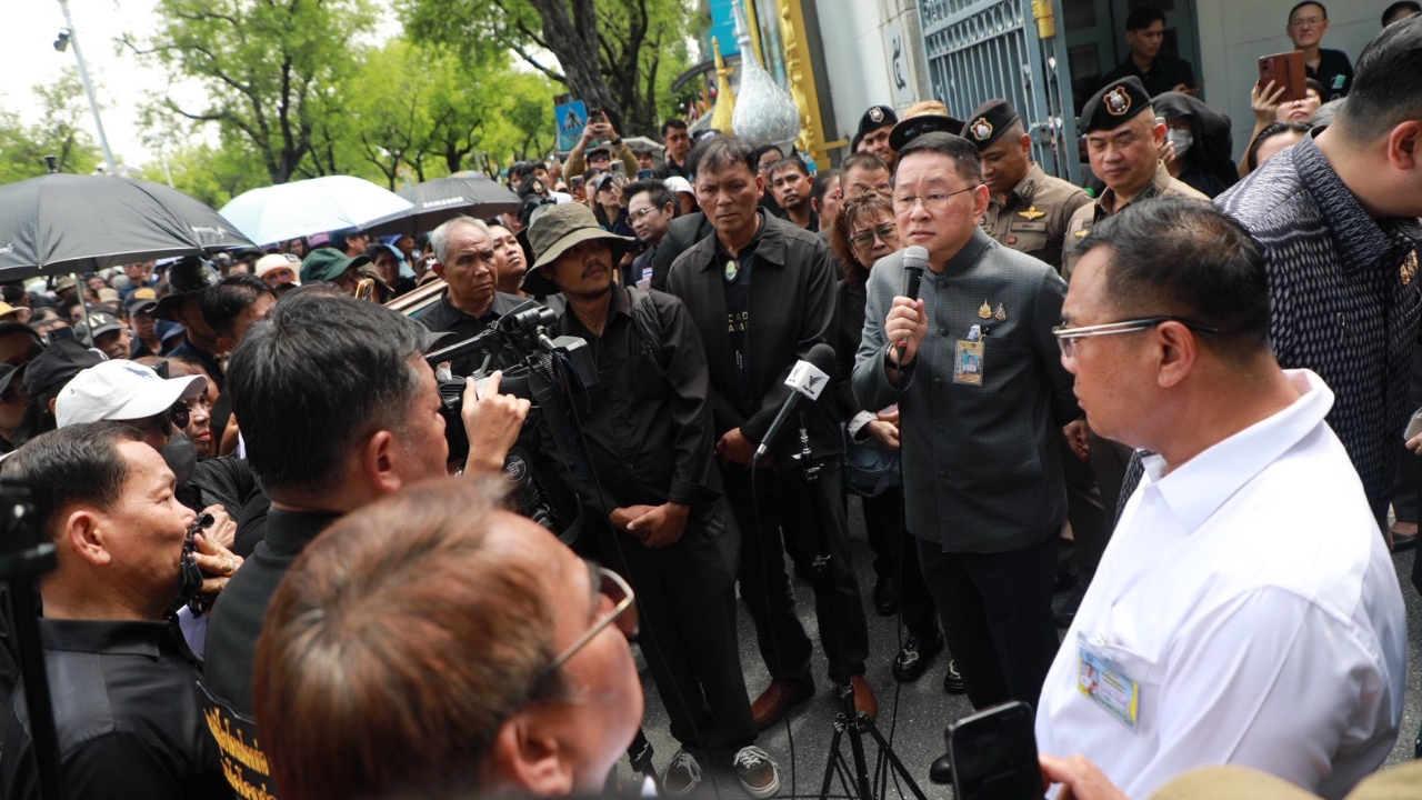 ประเสริฐ” จับมือผู้เลี้ยงโคนม เล็งขยายโควตา “นมโรงเรียน” ถึง ม.3