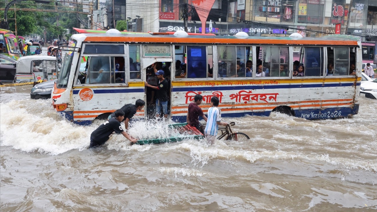 บังกลาเทศอ่วม ฝนตกหนัก-น้ำท่วมฉับพลัน คร่าชีวิตผู้คนแล้ว 51 ศพ