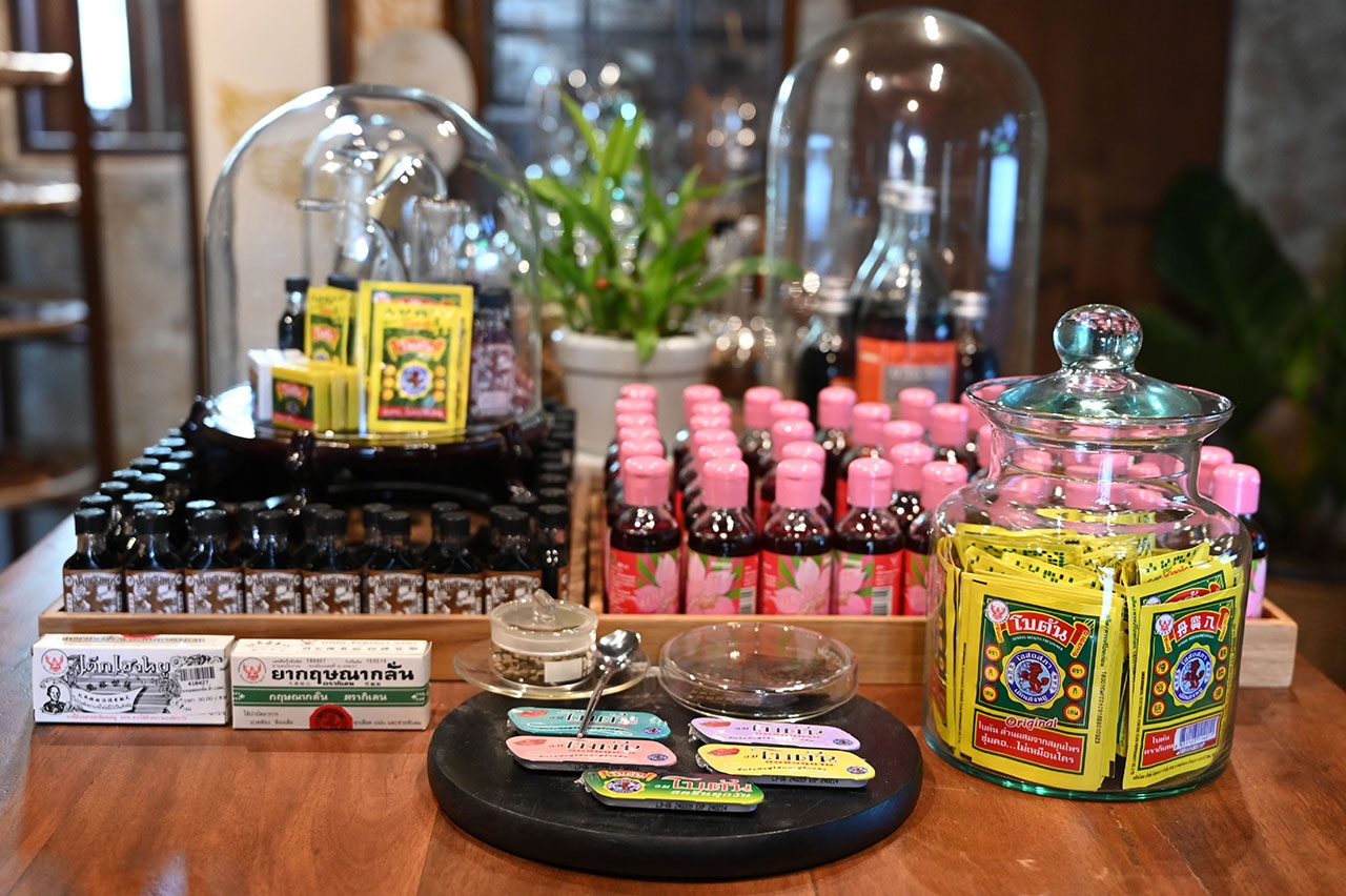 สินค้าตรากิเลน (ยากฤษณากลั่น,โบตัน,อุทัยทิพย์)