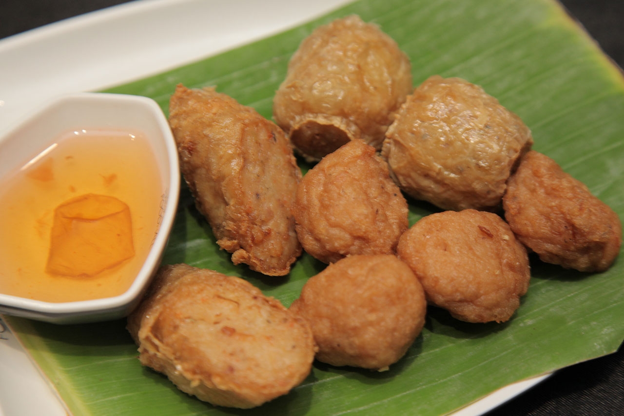 หอยจ๊อปู ร้านลูกสาวแม่นวม ตลาดดอนหวาย