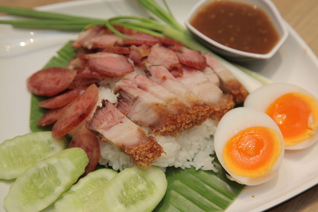 เฮียตี๋ ข้าวหมูแดงหมูกรอบ