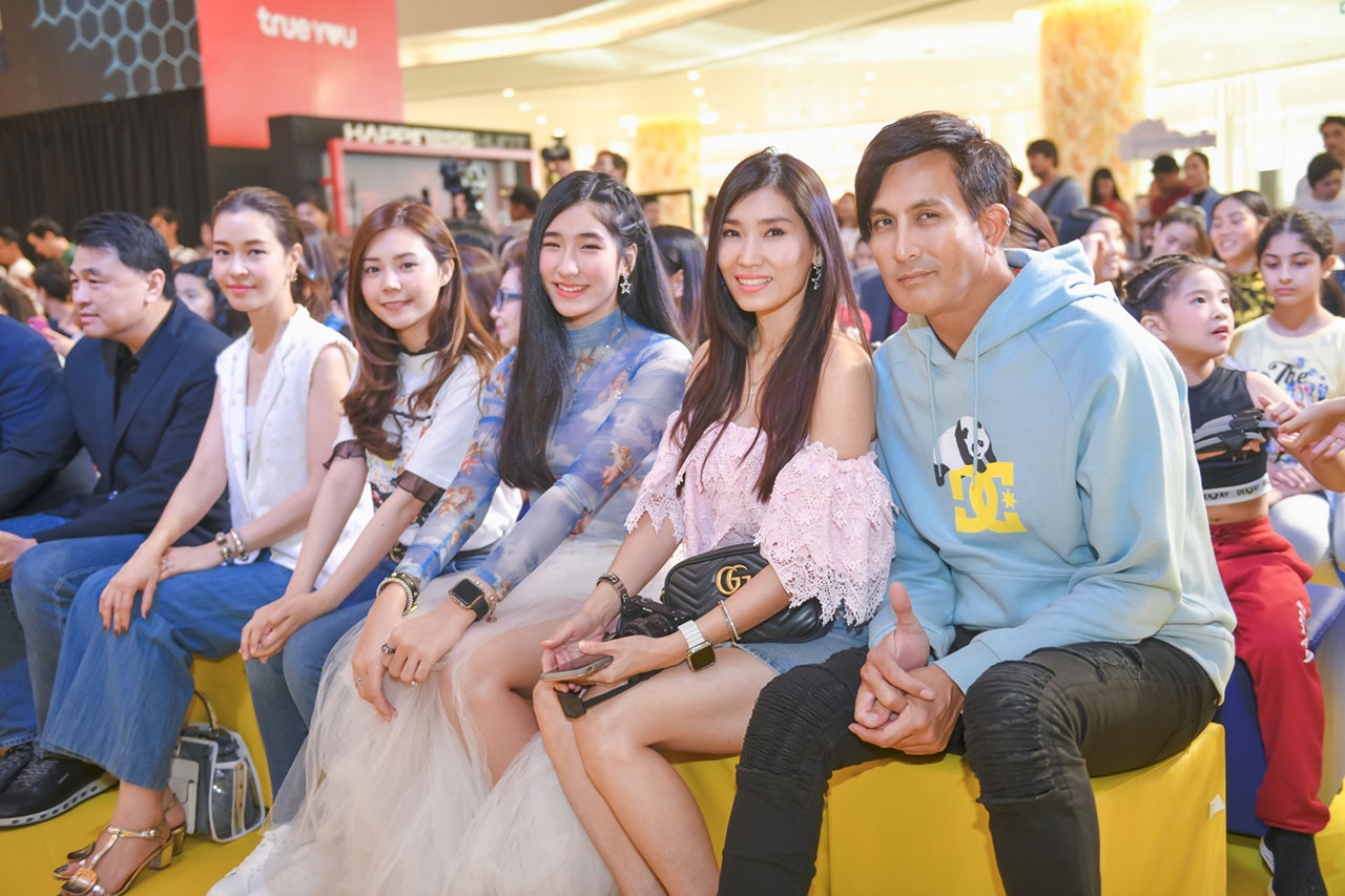 ม.ล.อรดิศ สนิทวงศ์, แป้ง Zbing Z. และครอบครัวทองเจือ