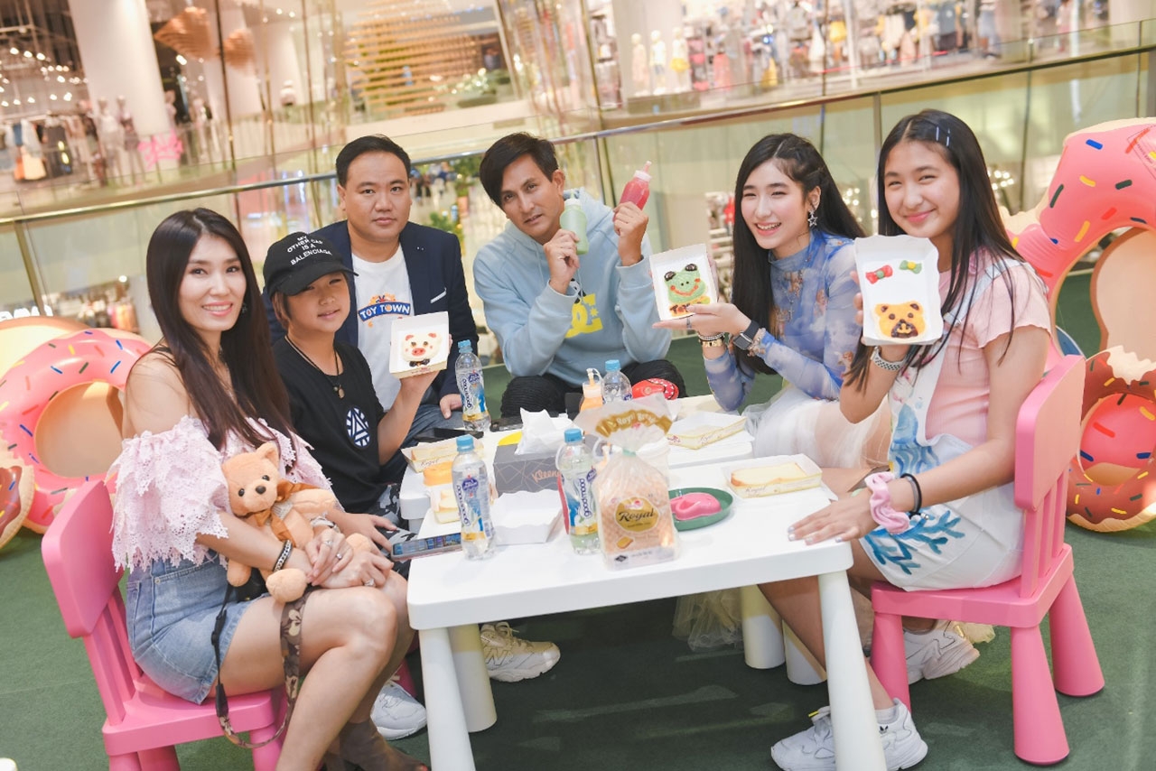 สุรเชษฐ์ อัศวเรืองอนันท์ พร้อมครอบครัวทองเจือ