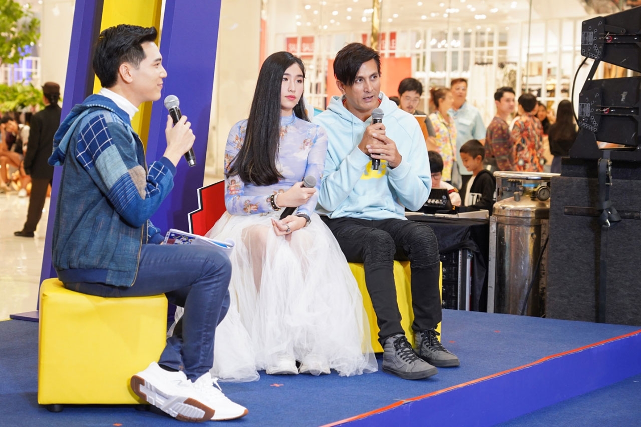 คุณพ่อสุดเท่ พีท ทองเจือ ควงลูกสาวคนเก่ง น้องเซย่า-ณิชฏา ทองเจือ มาร่วมพูดคุย