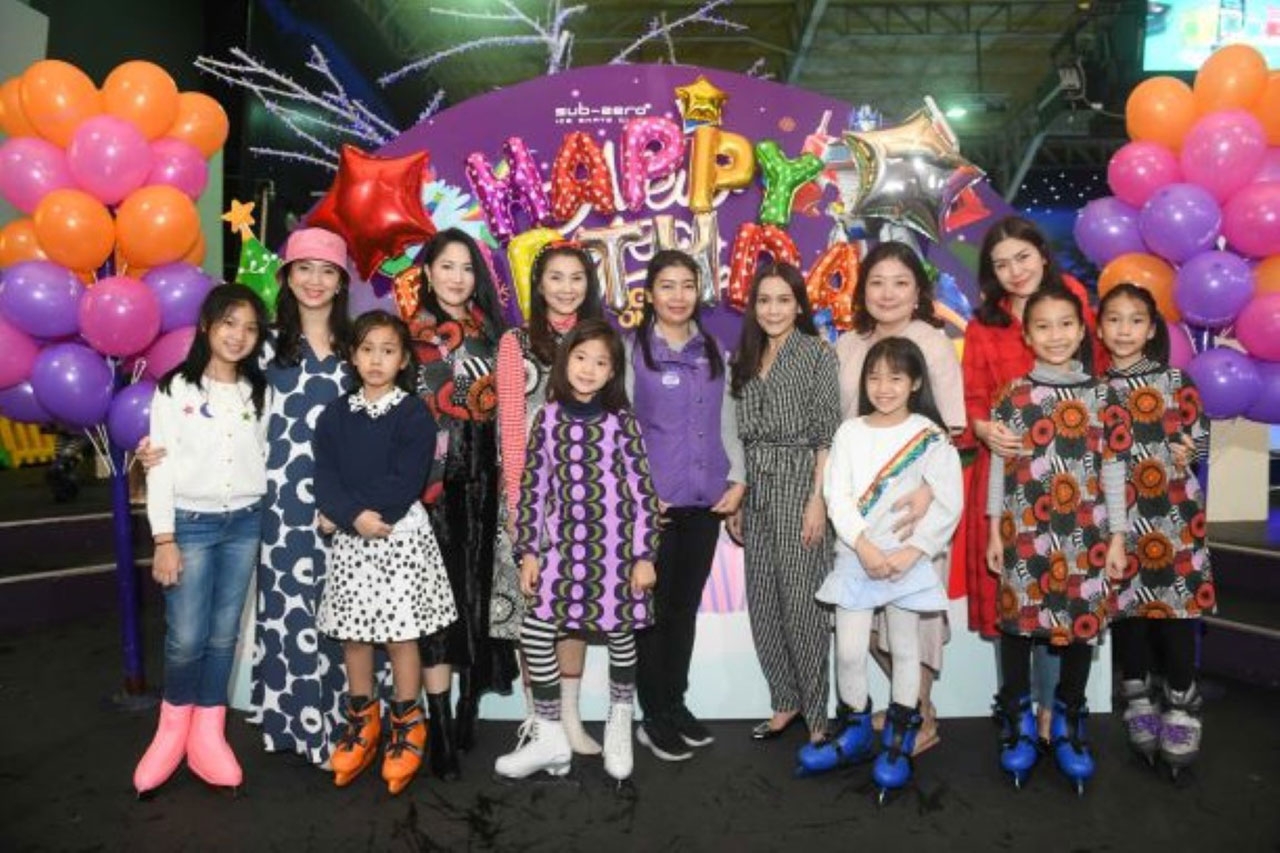 จิรวรรณ อินทร์จันทร์ ผู้จัดการซับซีโร่ ไอซ์สเก็ต คลับ สาขา สุขุมวิท เปิดตัวแคมเปญพิเศษ Birthday Party On Ice (Medium)